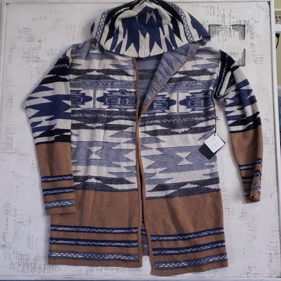 NEW WITH TAGS tribal throw sweater - Picture 1 of 4